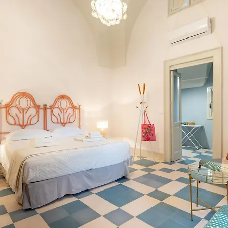 Donna Zaira Rooms&suites *